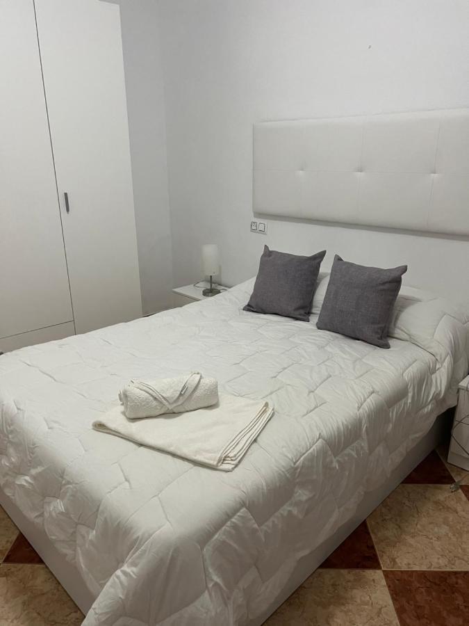 El Torreon 3 Apartment Lora del Río Exterior photo